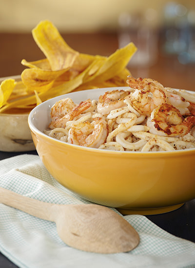 Arroz con coco, langostinos y calamares