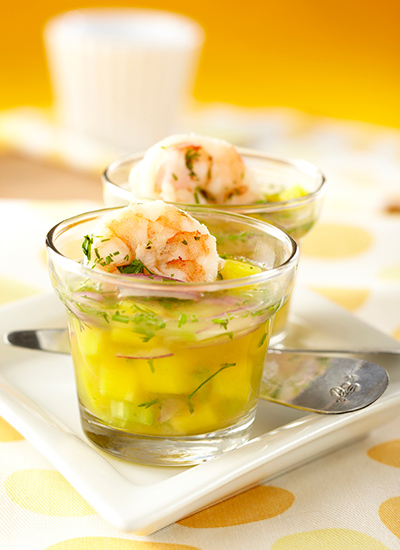 Ceviche de camarón con mango y apio