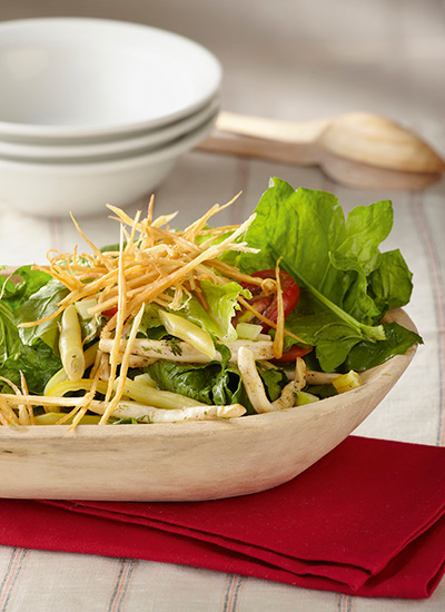 Ensalada de calamar con yuca frita y vinagreta de maracuyá