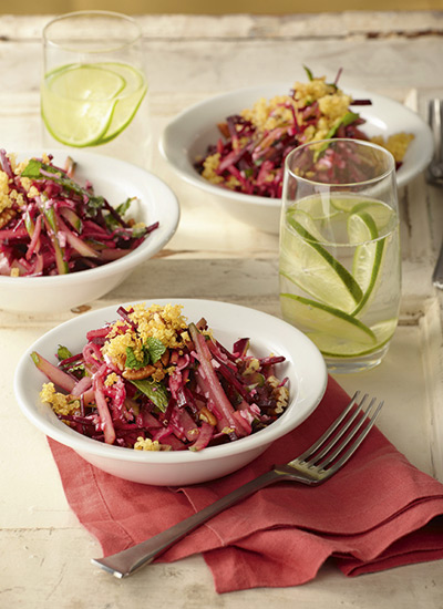 Ensalada de cidra, remolacha, manzanita criolla y quinua crocante