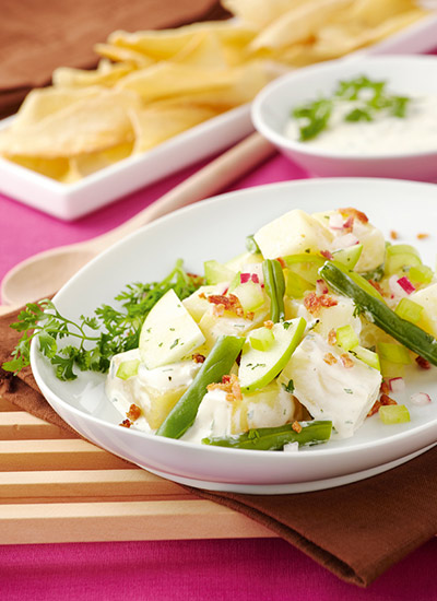 Ensalada de papa, manzana y rábano