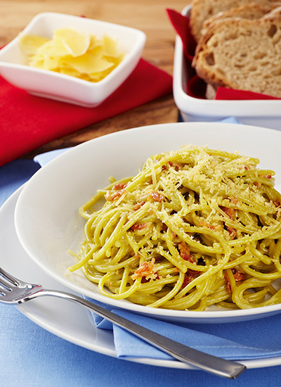 Espagueti verde a la carbonara