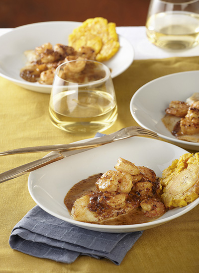 Filete de tilapia en salsa de camarones y titoté