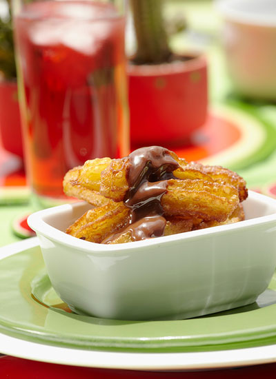 Churros con salsa de chocolate aromatizada con menta