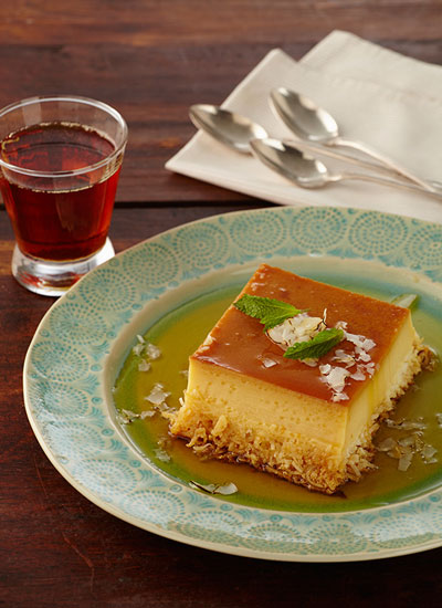 Flan de leche y coco con caramelo al ron